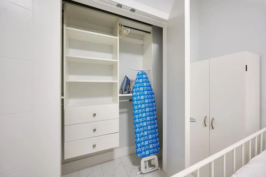 아파트 Basement Suite In 밴쿠버